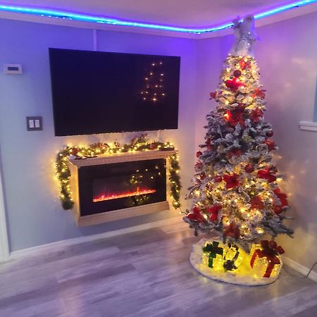 Lovely 2 Bedroom Apartment With 2 Entrance And Parking ニューヨーク エクステリア 写真