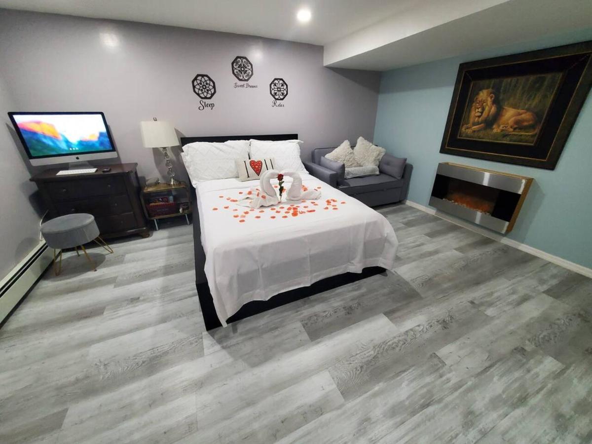 Lovely 2 Bedroom Apartment With 2 Entrance And Parking ニューヨーク エクステリア 写真