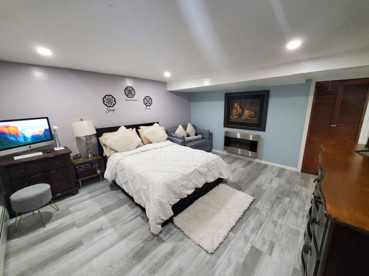 Lovely 2 Bedroom Apartment With 2 Entrance And Parking ニューヨーク エクステリア 写真
