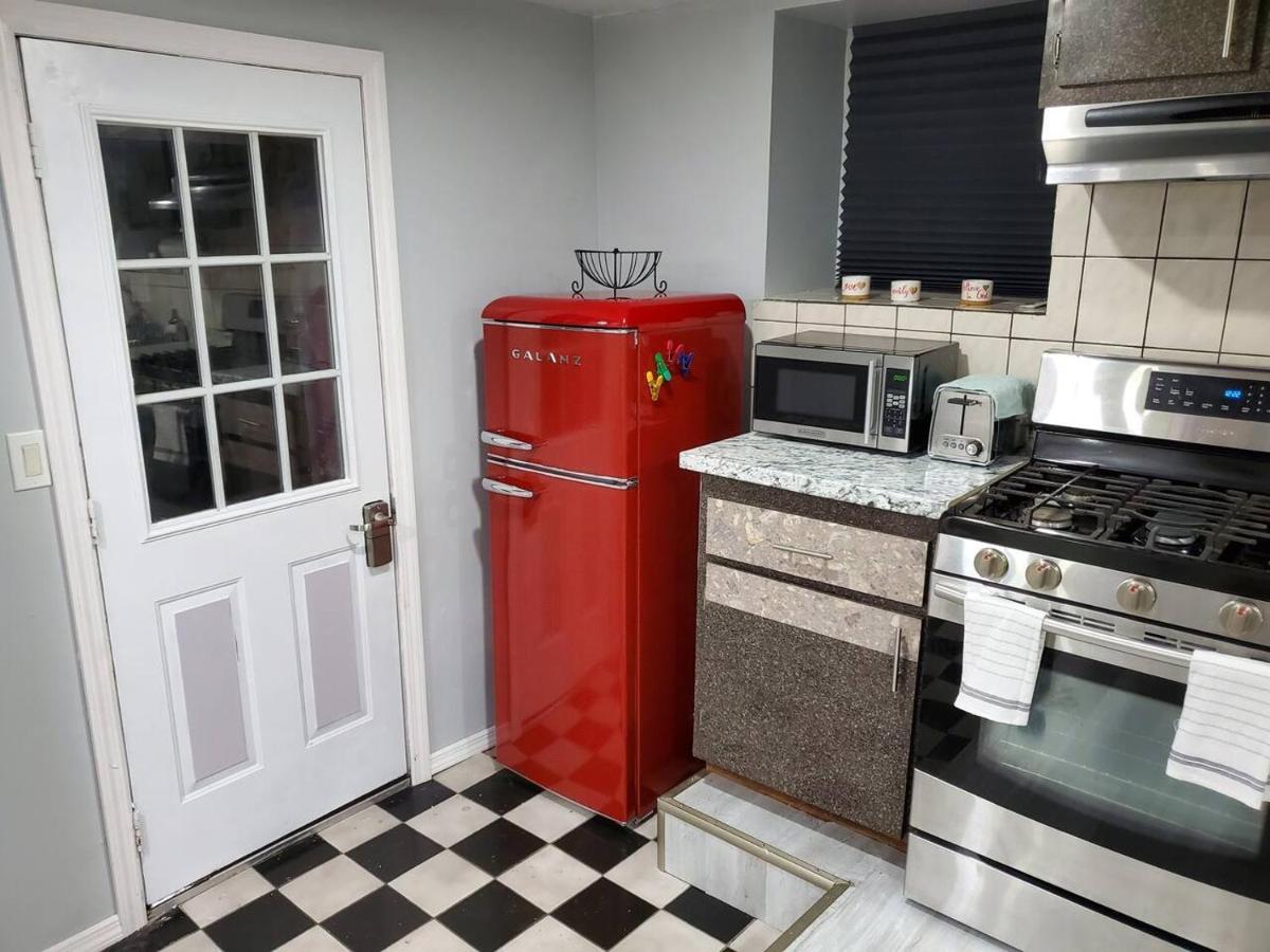 Lovely 2 Bedroom Apartment With 2 Entrance And Parking ニューヨーク エクステリア 写真