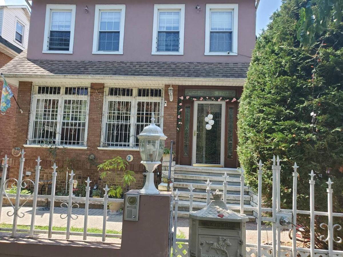 Lovely 2 Bedroom Apartment With 2 Entrance And Parking ニューヨーク エクステリア 写真