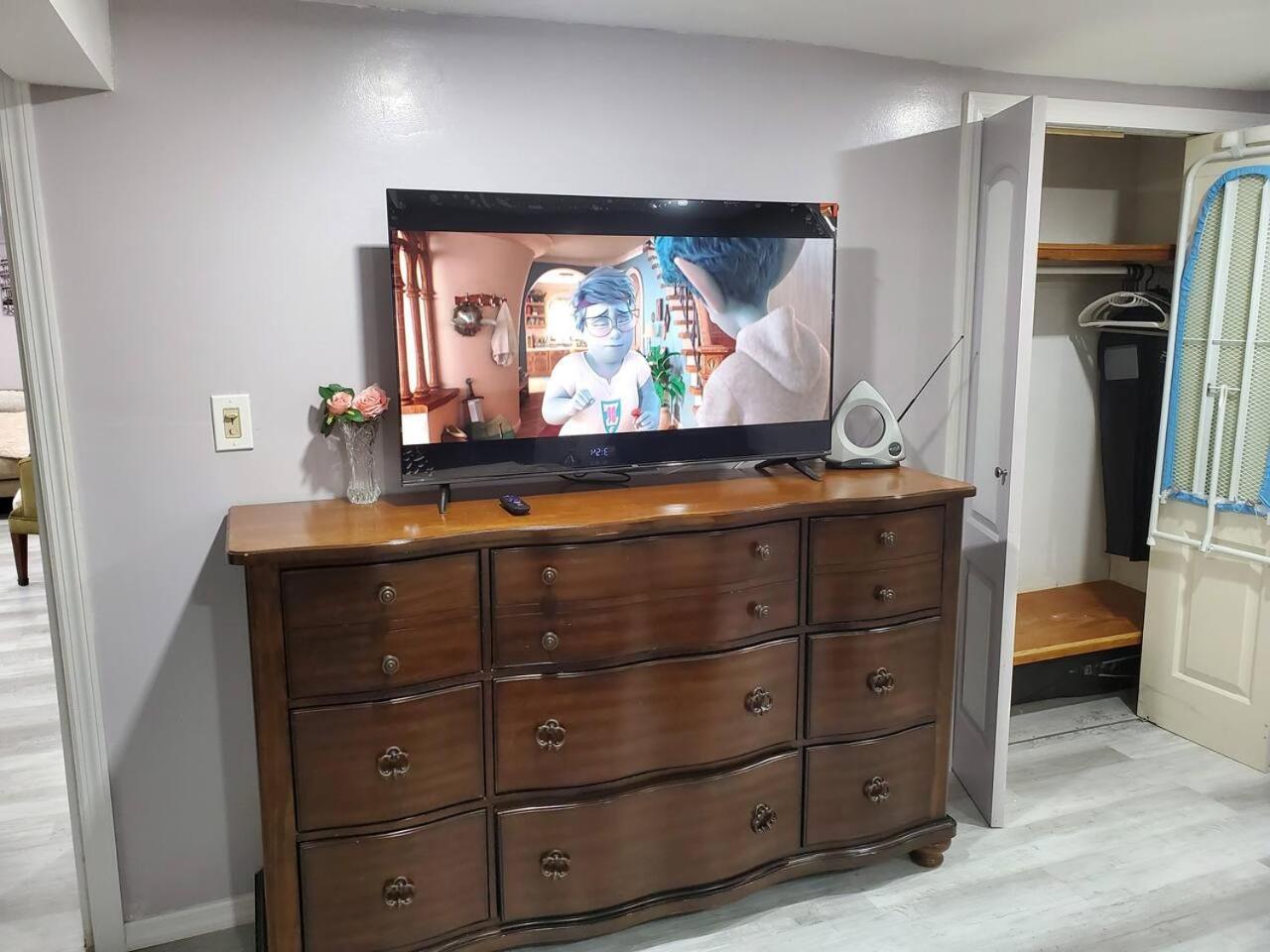 Lovely 2 Bedroom Apartment With 2 Entrance And Parking ニューヨーク エクステリア 写真