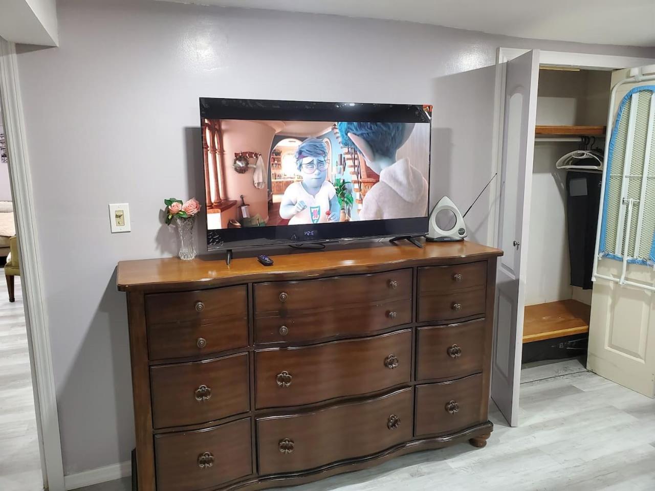 Lovely 2 Bedroom Apartment With 2 Entrance And Parking ニューヨーク エクステリア 写真