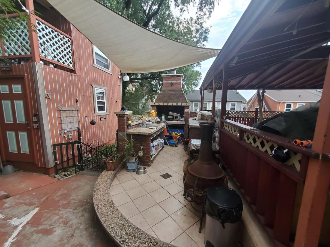 Lovely 2 Bedroom Apartment With 2 Entrance And Parking ニューヨーク エクステリア 写真