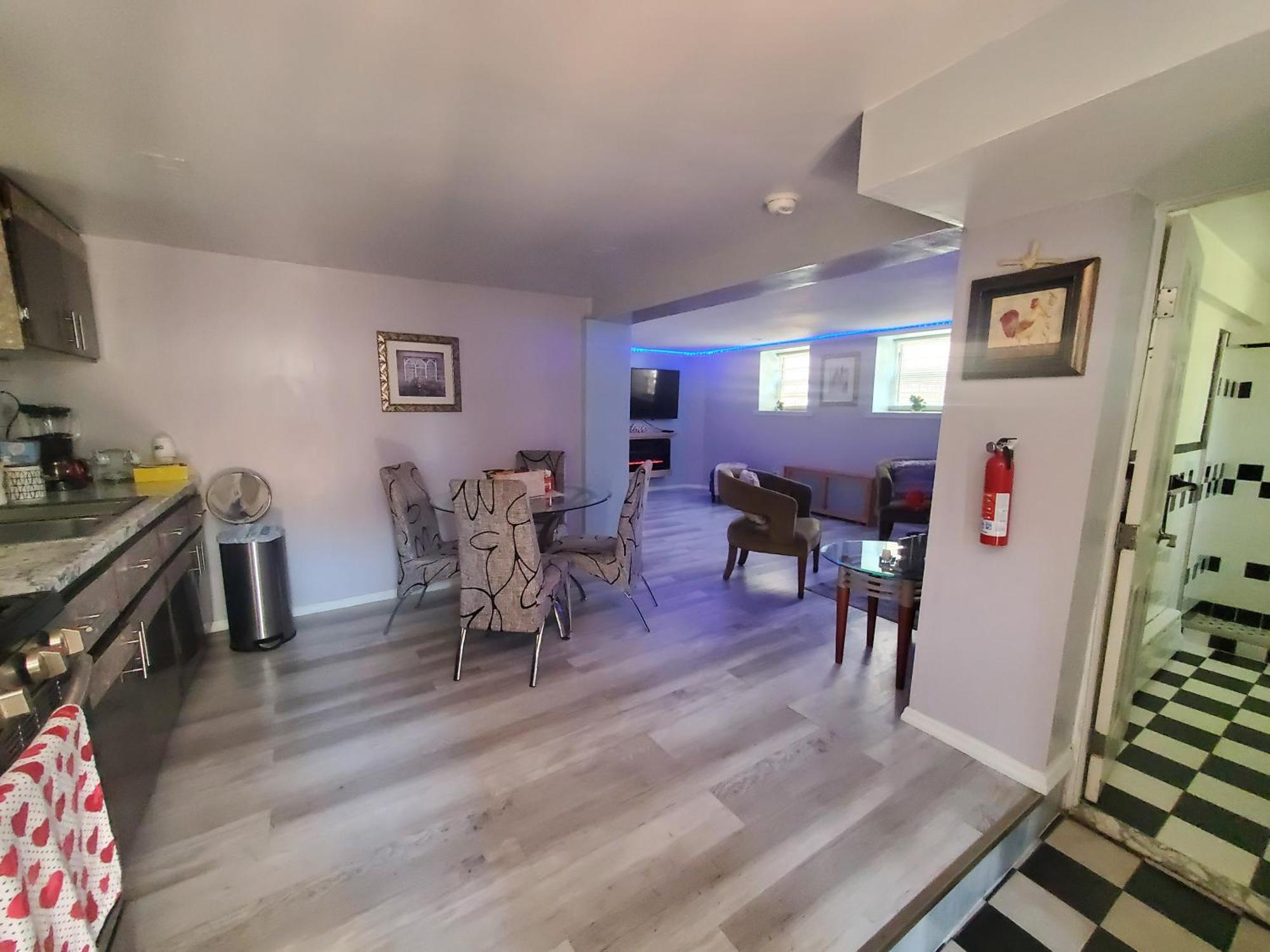 Lovely 2 Bedroom Apartment With 2 Entrance And Parking ニューヨーク エクステリア 写真